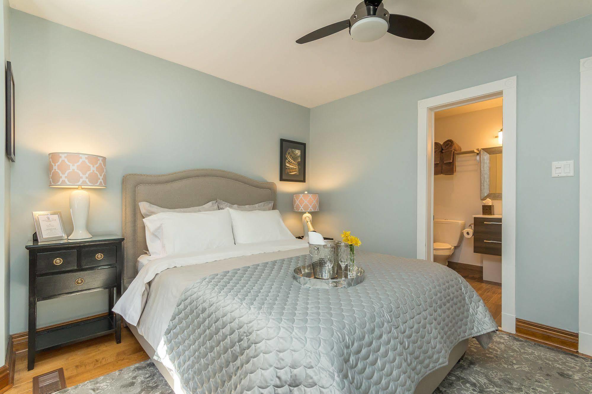 Craigleith Manor Bed & Breakfast Collingwood Bagian luar foto