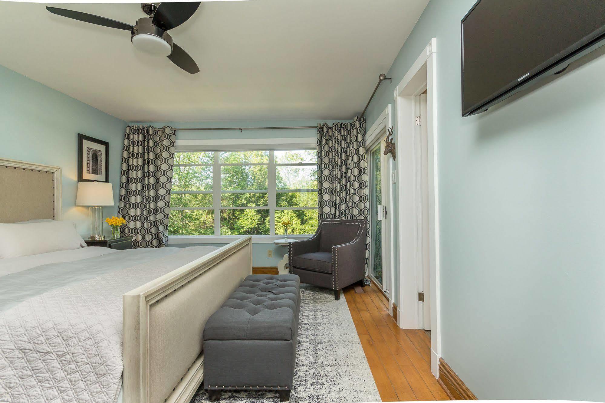 Craigleith Manor Bed & Breakfast Collingwood Bagian luar foto