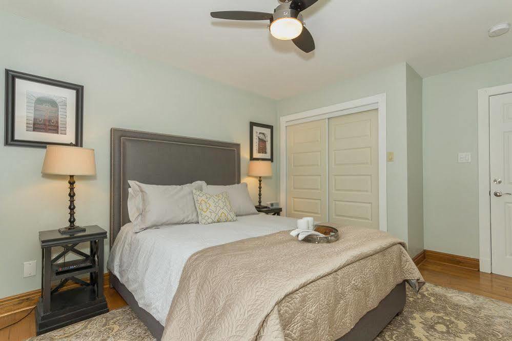 Craigleith Manor Bed & Breakfast Collingwood Bagian luar foto