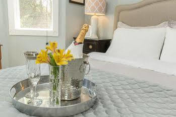 Craigleith Manor Bed & Breakfast Collingwood Bagian luar foto